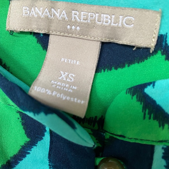 *SOLD* BANANA REPUBLIC 3/4 Length Sleeve Button Down Top - Picture 4 of 6